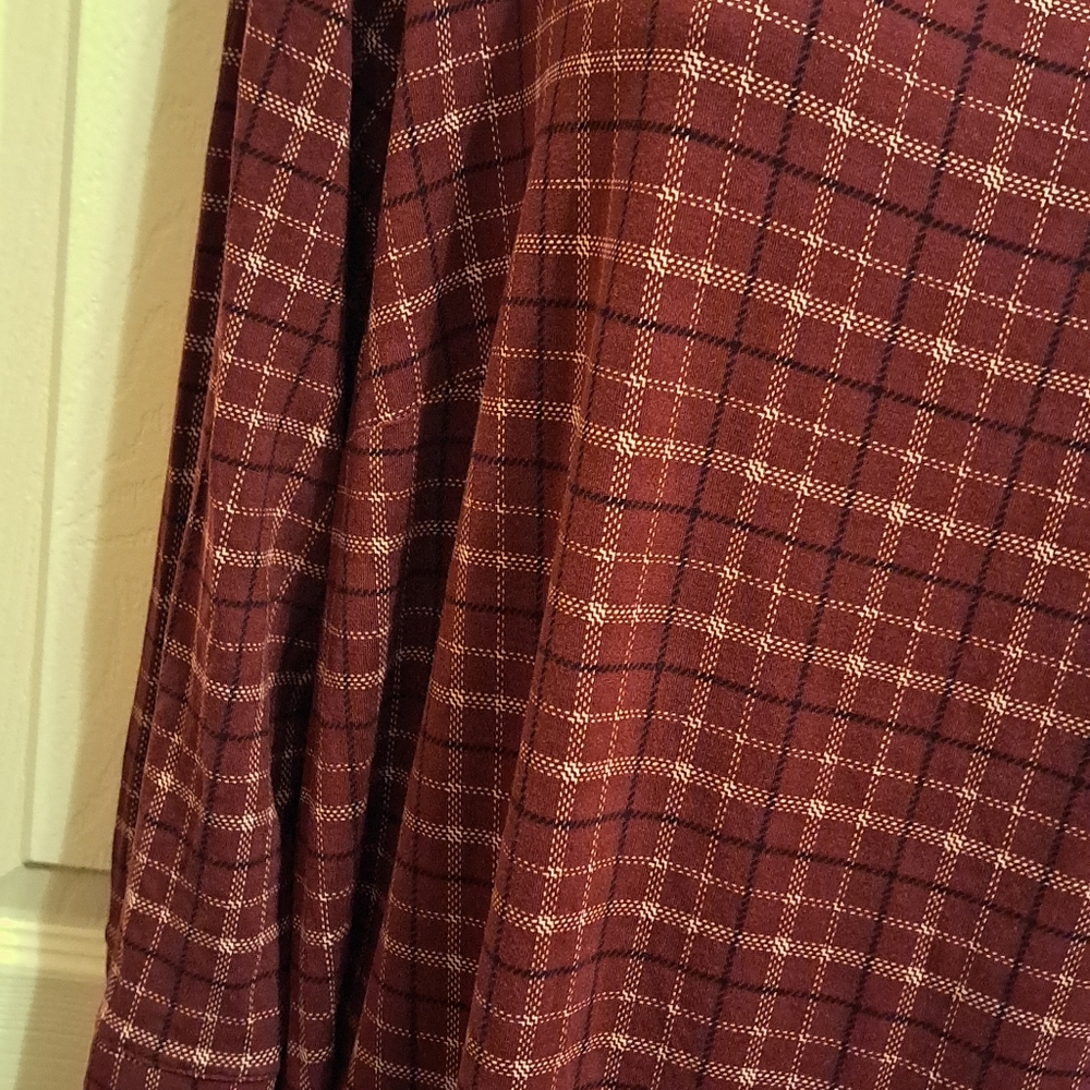 Liz Claiborne Women's EUC LS Top, 3 snap gold tone , and snaps on sleeves - Picture 4 of 6